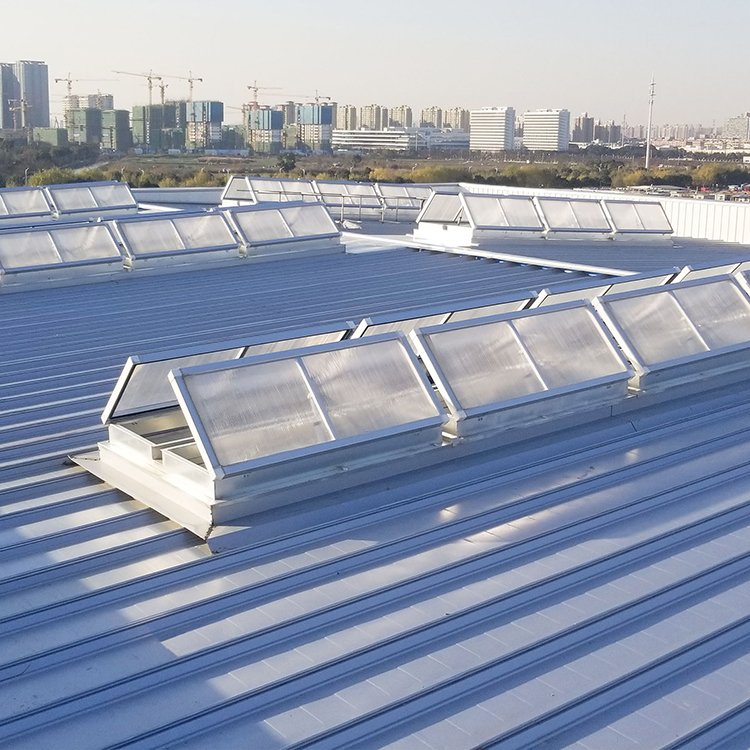 選擇通風(fēng)天窗廠家需要注意以下幾點因素